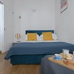 Moro Apartment One